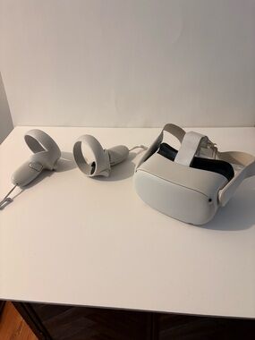 Oculus Standalone VR Headset and Pair of White Motion Controllers
